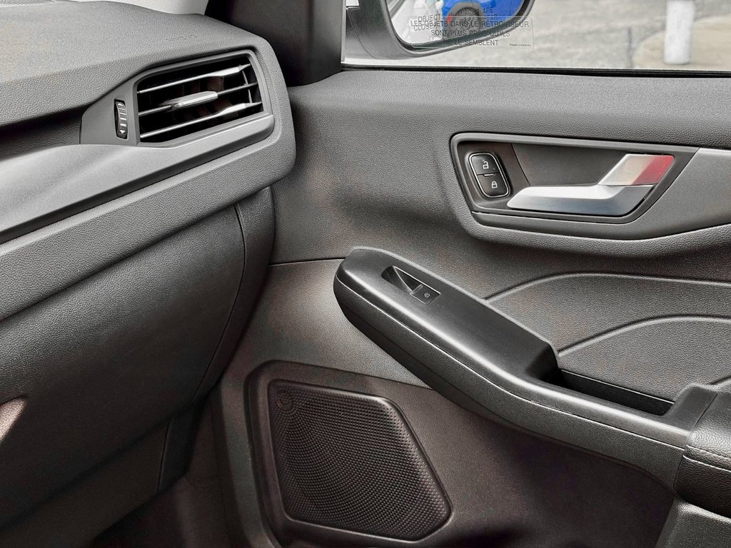 2024 Ford Escape PHEV in Notre-Dame-des-Prairies, Quebec - 34 - w1024h768px