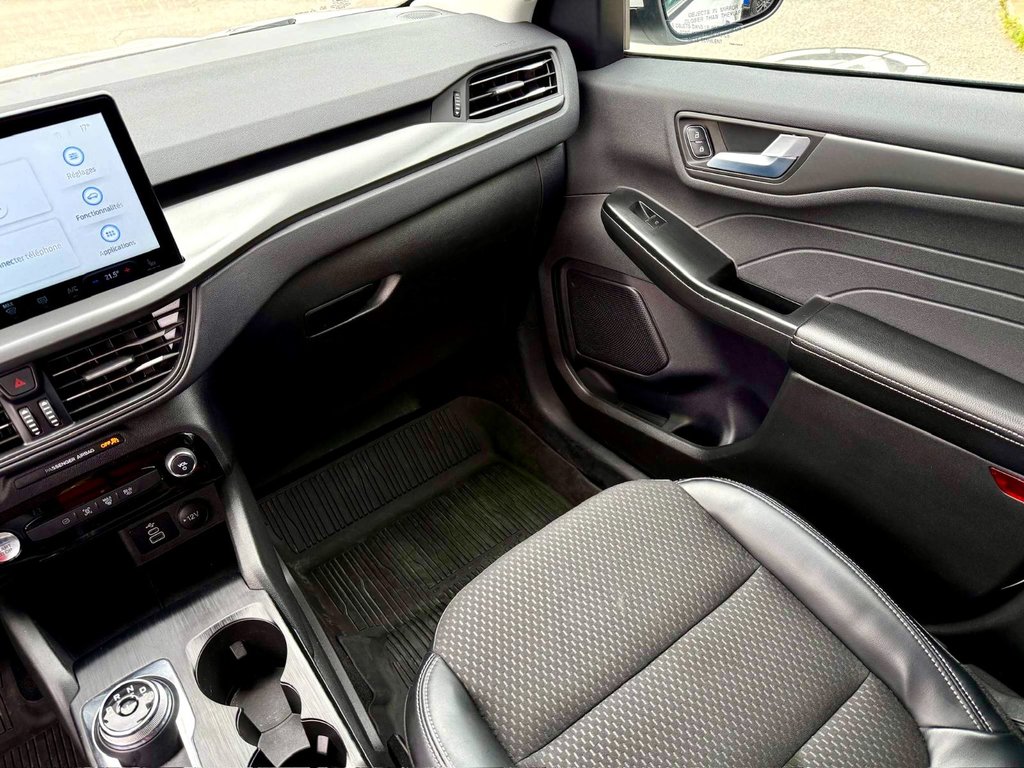2024 Ford Escape PHEV in Notre-Dame-des-Prairies, Quebec - 22 - w1024h768px