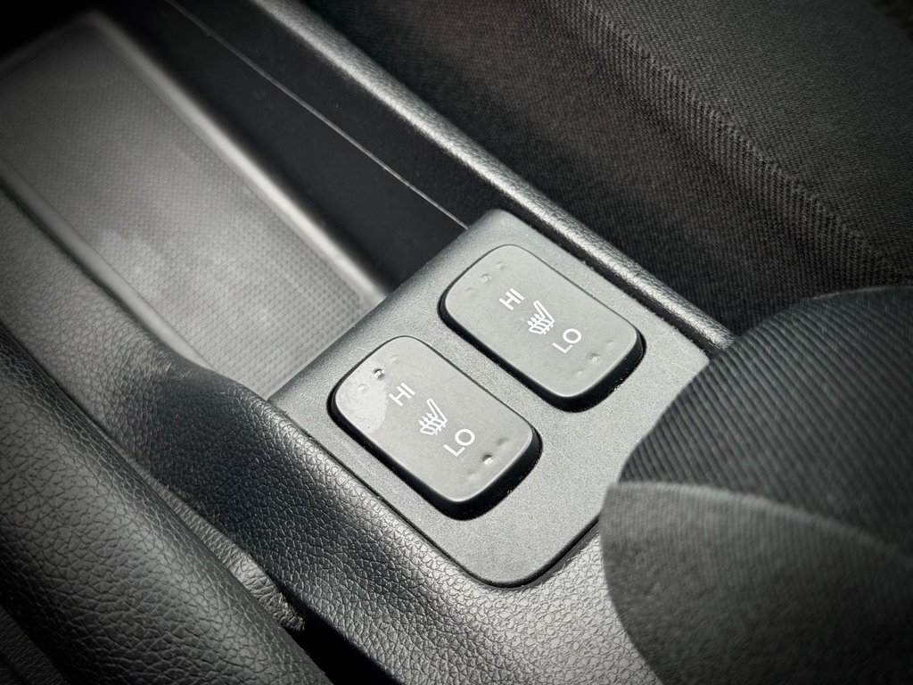 2017 Honda Fit LX in Notre-Dame-des-Prairies, Quebec - 25 - w1024h768px