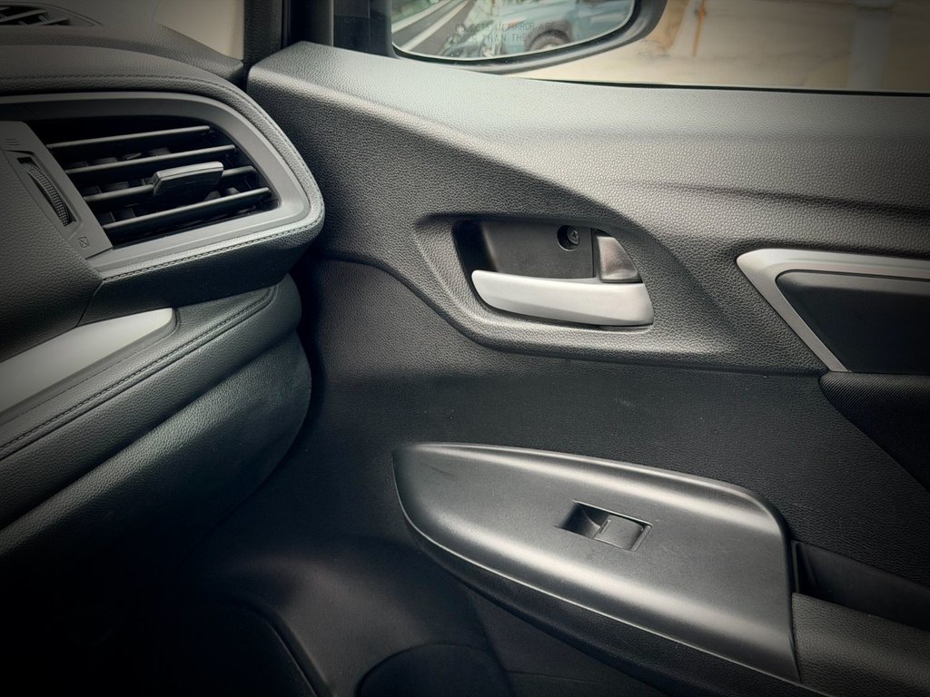 2017 Honda Fit LX in Notre-Dame-des-Prairies, Quebec - 36 - w1024h768px