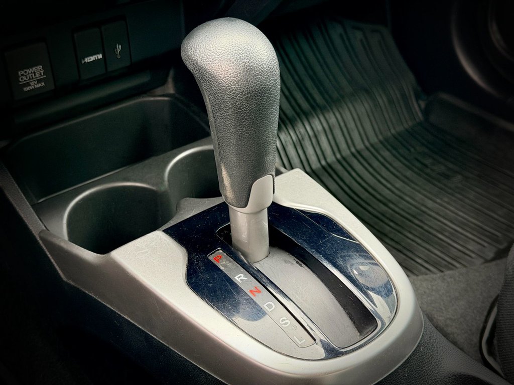 2017 Honda Fit LX in Notre-Dame-des-Prairies, Quebec - 35 - w1024h768px