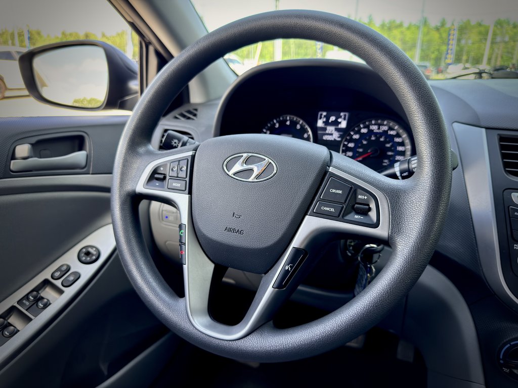 Hyundai Accent GL 2016 à Notre-Dame-des-Prairies, Québec - 19 - w1024h768px