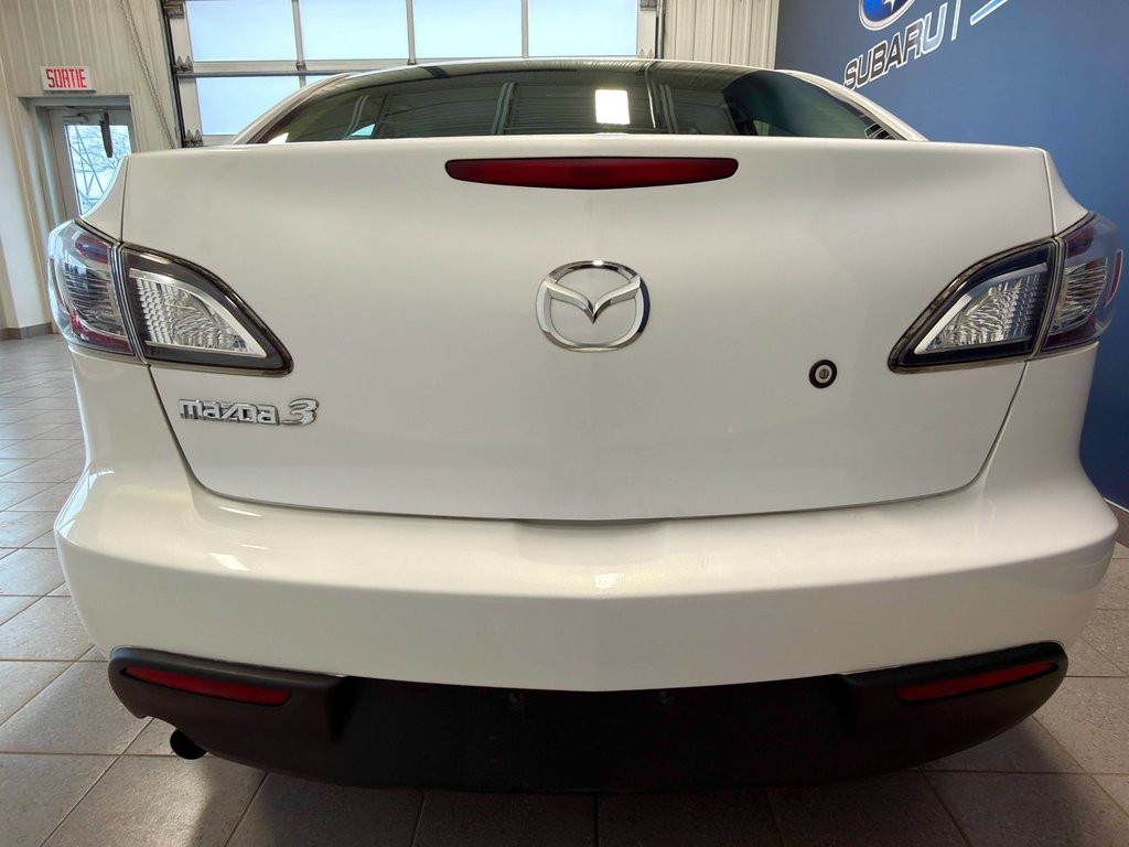 2010 Mazda 3 in Notre-Dame-des-Prairies, Quebec - 9 - w1024h768px