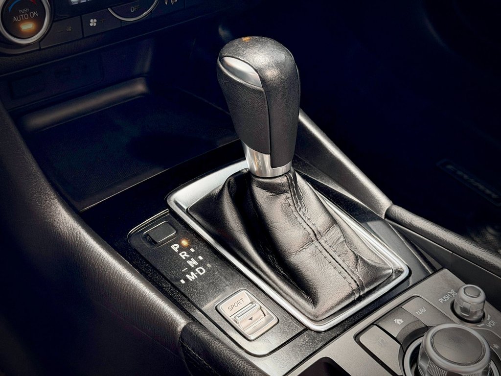 2017 Mazda 3 GT in Notre-Dame-des-Prairies, Quebec - 33 - w1024h768px