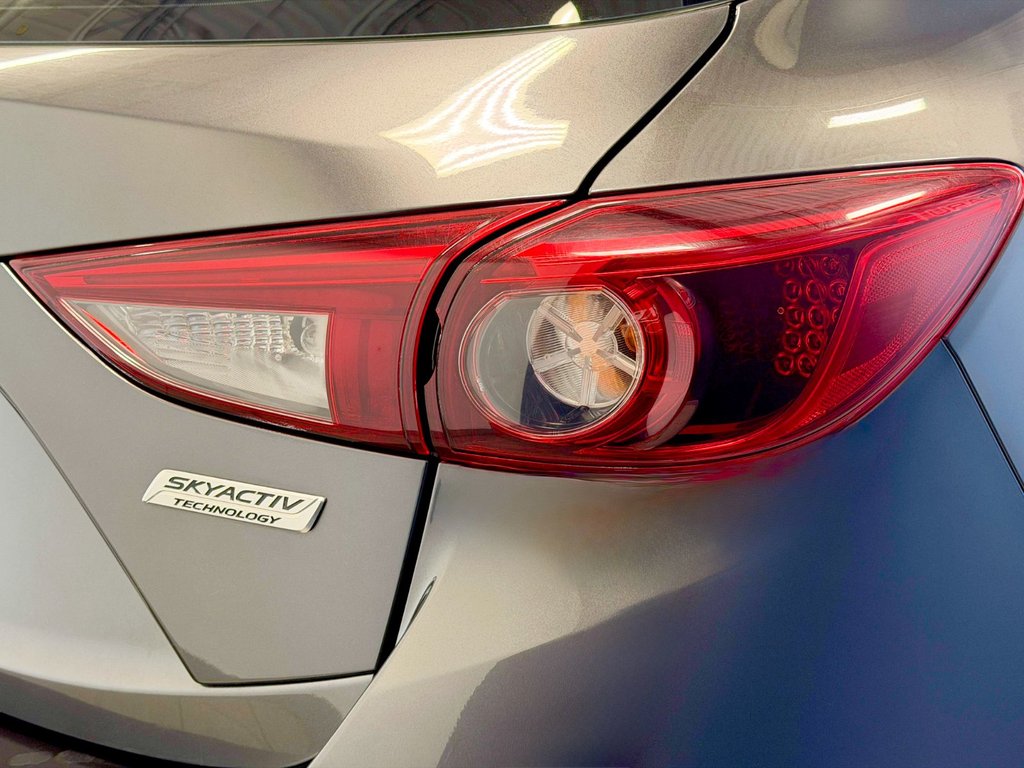 2017 Mazda 3 GT in Notre-Dame-des-Prairies, Quebec - 12 - w1024h768px