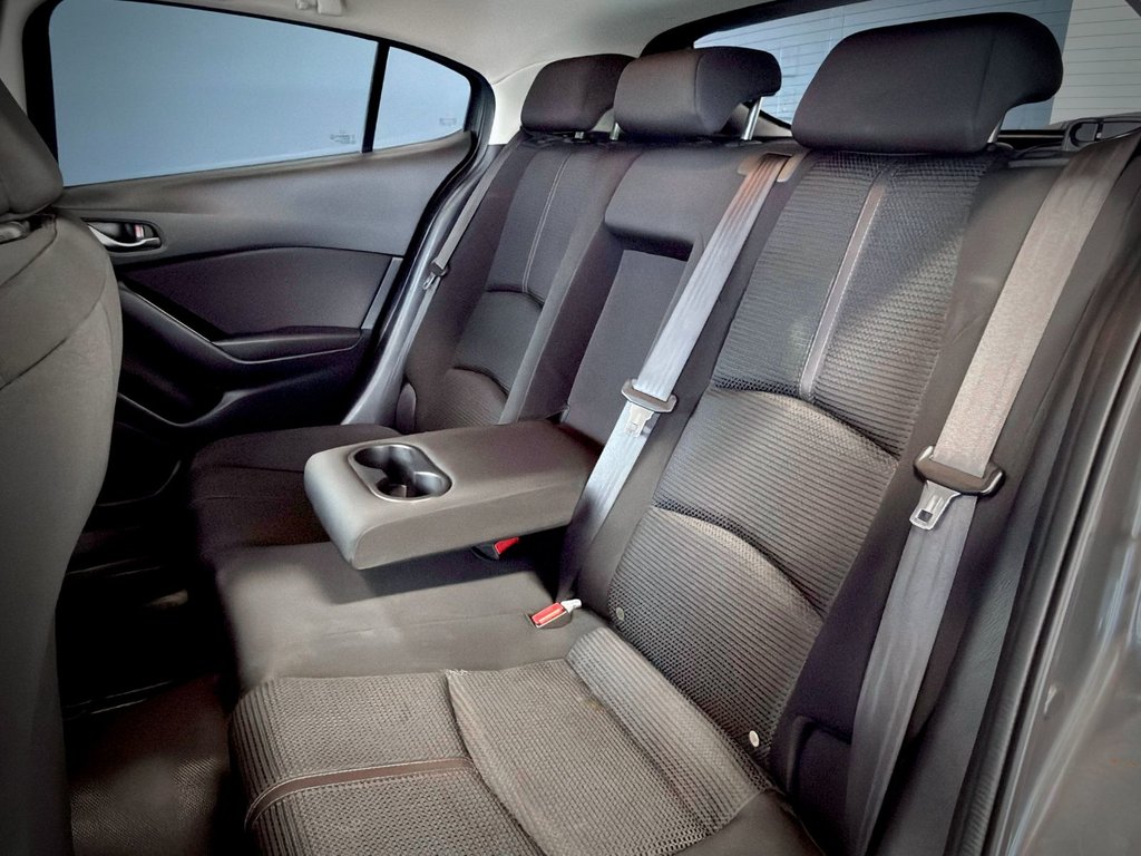 2017 Mazda 3 GT in Notre-Dame-des-Prairies, Quebec - 22 - w1024h768px