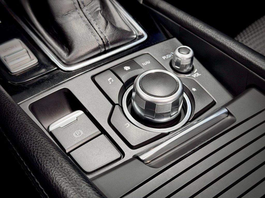 2017 Mazda 3 GT in Notre-Dame-des-Prairies, Quebec - 34 - w1024h768px