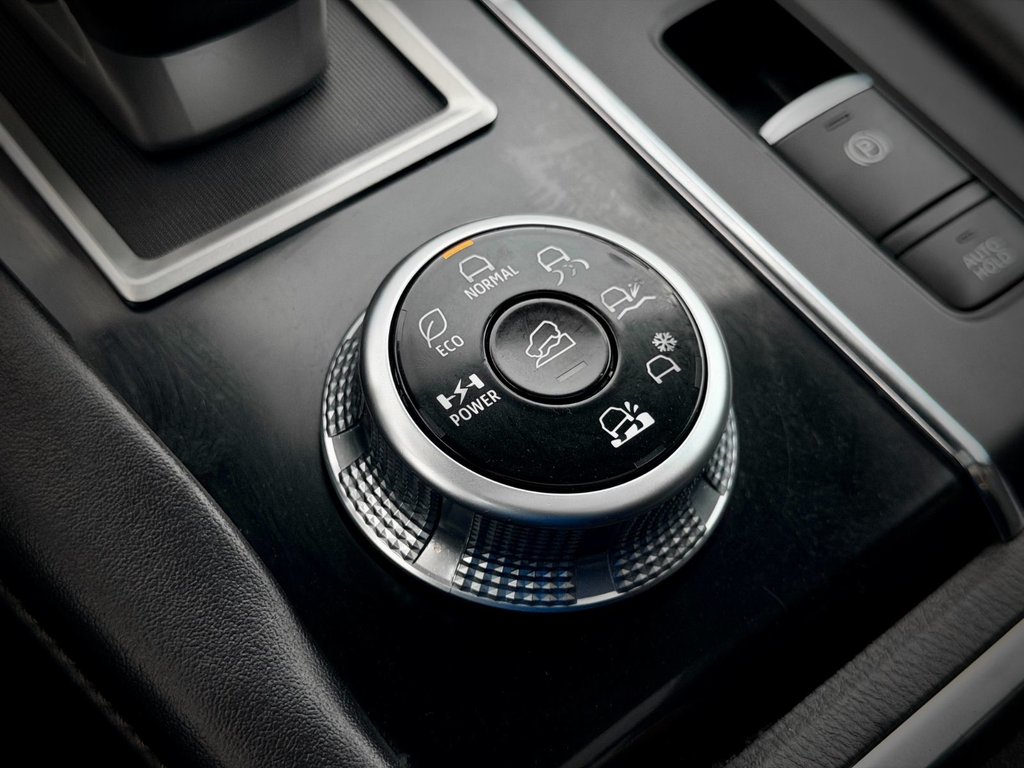 2024 Mitsubishi Outlander Plug-In Hybrid SE AWC in Notre-Dame-des-Prairies, Quebec - 33 - w1024h768px