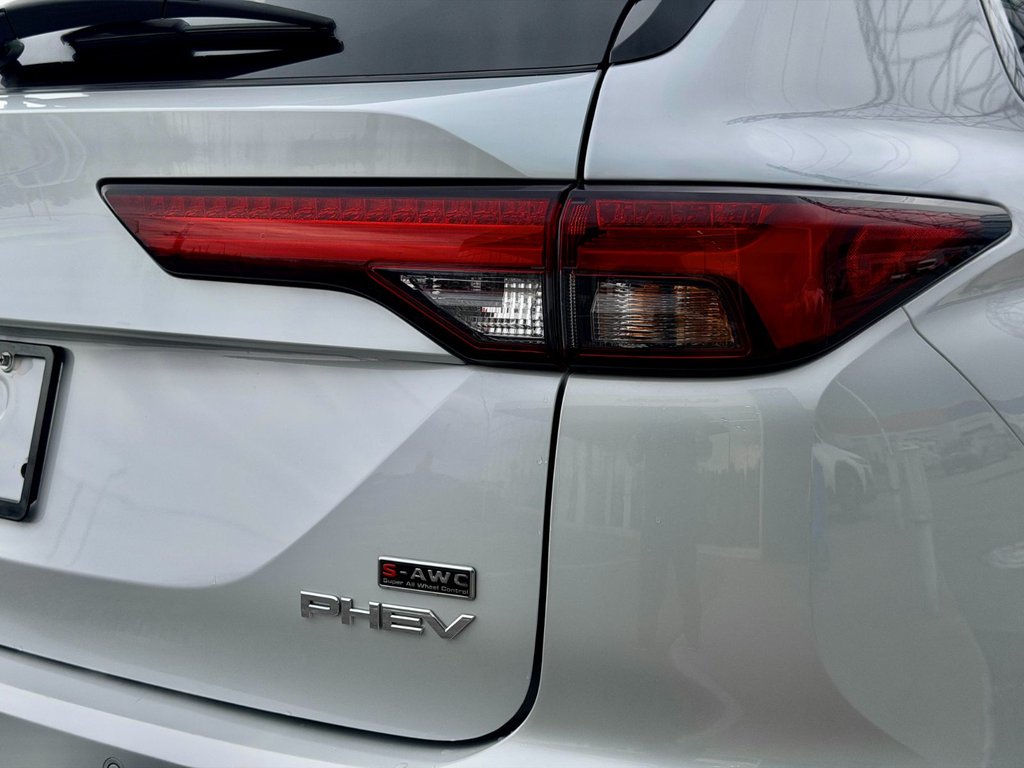 2024 Mitsubishi Outlander Plug-In Hybrid SE AWC in Notre-Dame-des-Prairies, Quebec - 14 - w1024h768px