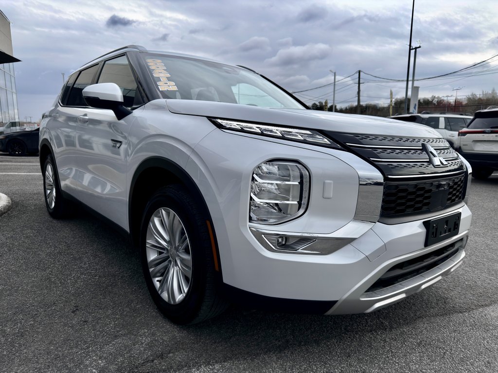 2024 Mitsubishi Outlander Plug-In Hybrid SE AWC in Notre-Dame-des-Prairies, Quebec - 7 - w1024h768px