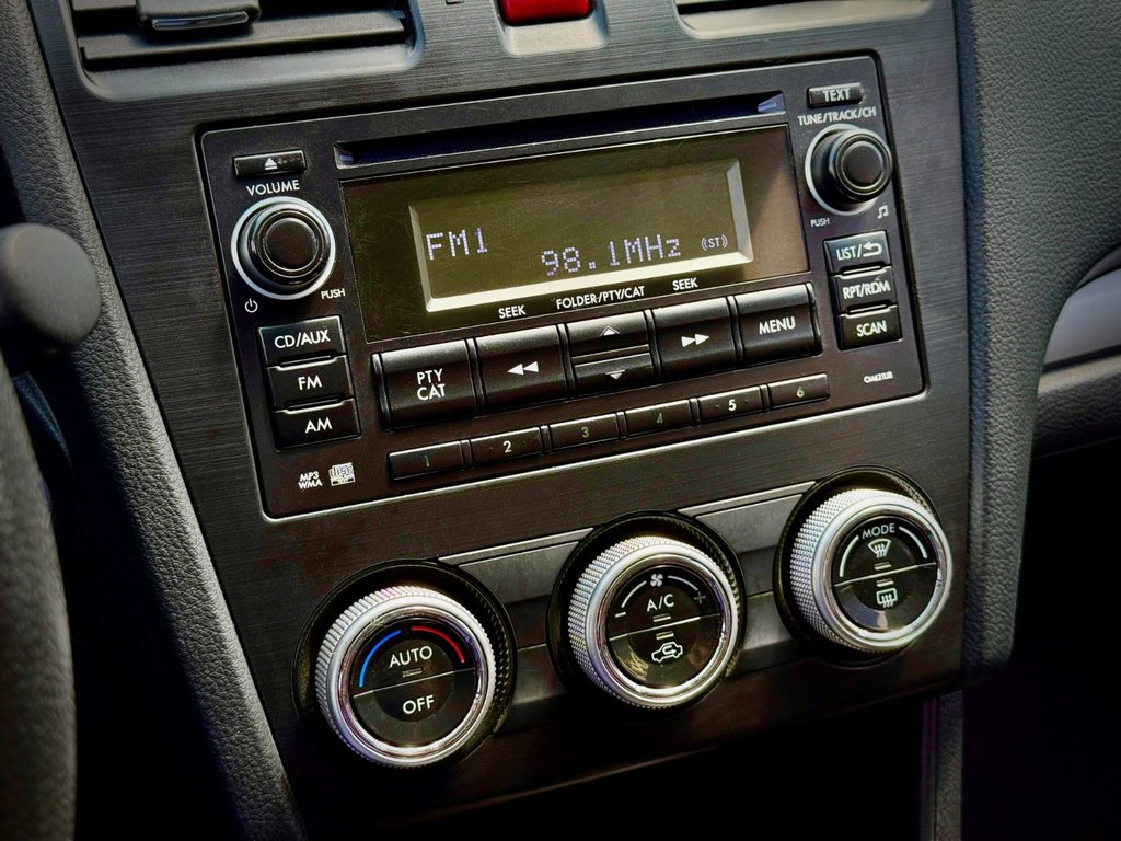 2014 Subaru XV Crosstrek hybrid Touring in Notre-Dame-des-Prairies, Quebec - 31 - w1024h768px