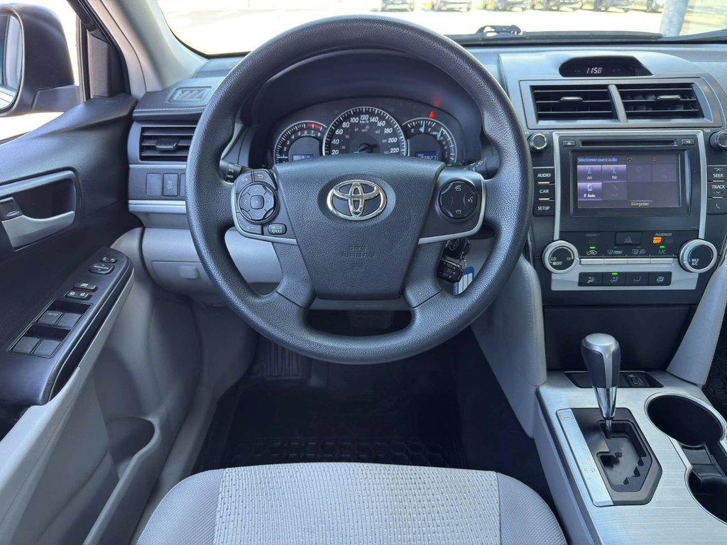 Toyota Camry LE 2014 à Notre-Dame-des-Prairies, Québec - 19 - w1024h768px