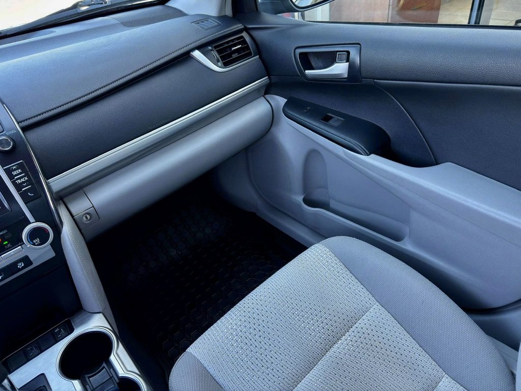 Toyota Camry LE 2014 à Notre-Dame-des-Prairies, Québec - 21 - w1024h768px