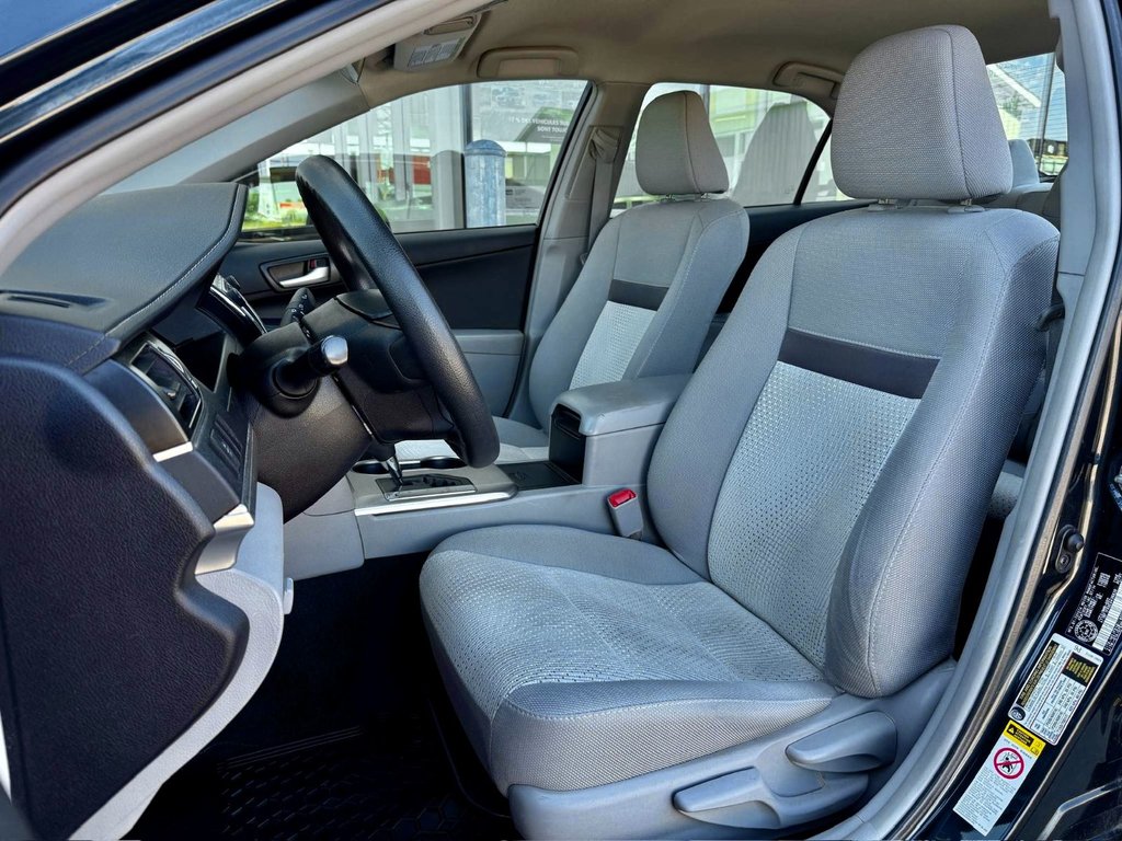 Toyota Camry LE 2014 à Notre-Dame-des-Prairies, Québec - 17 - w1024h768px