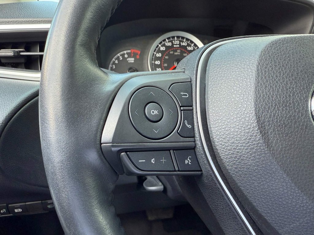 2022 Toyota COROLLA CROSS LE in Notre-Dame-des-Prairies, Quebec - 29 - w1024h768px