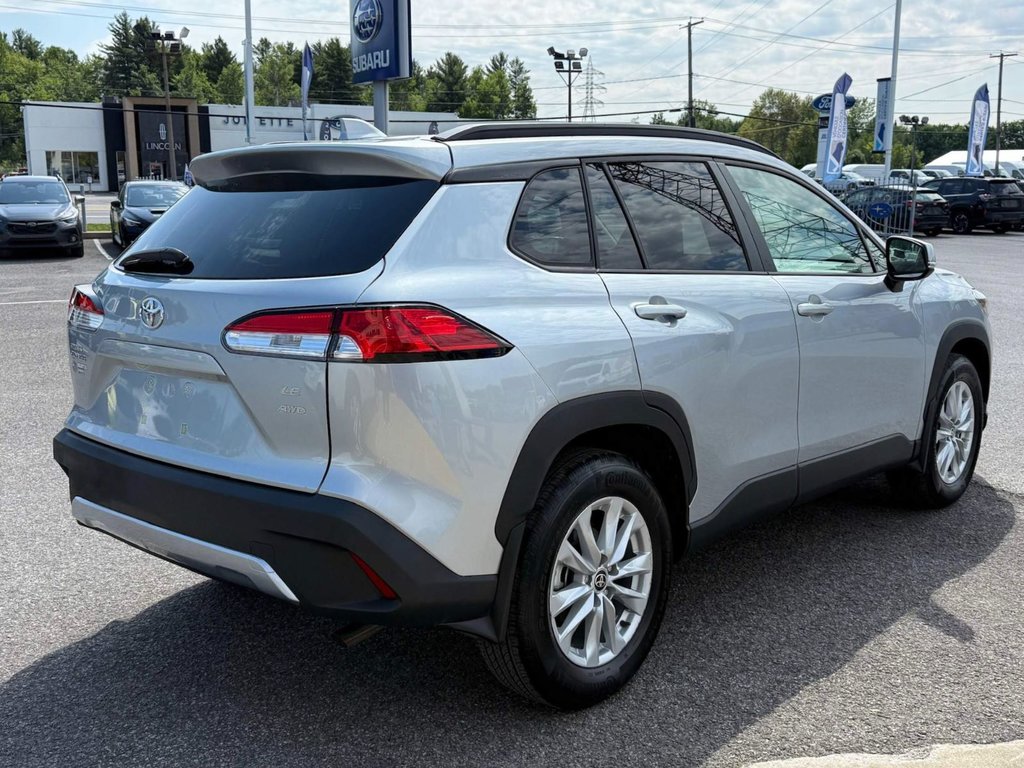 2022 Toyota COROLLA CROSS LE in Notre-Dame-des-Prairies, Quebec - 14 - w1024h768px
