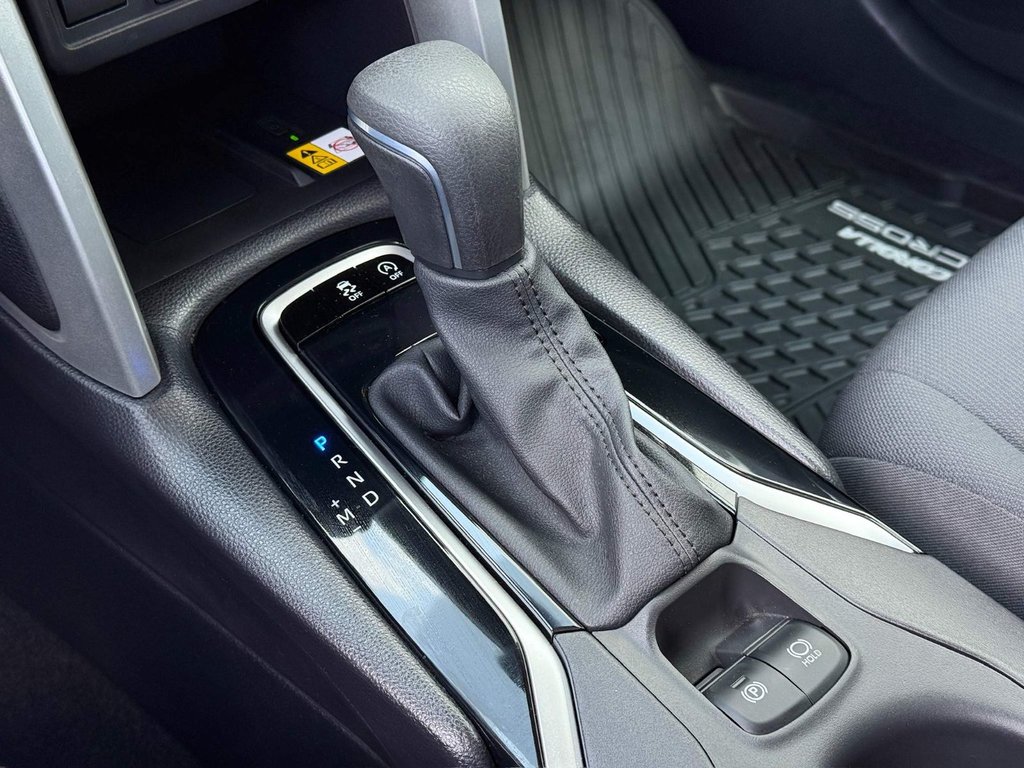 2022 Toyota COROLLA CROSS LE in Notre-Dame-des-Prairies, Quebec - 36 - w1024h768px