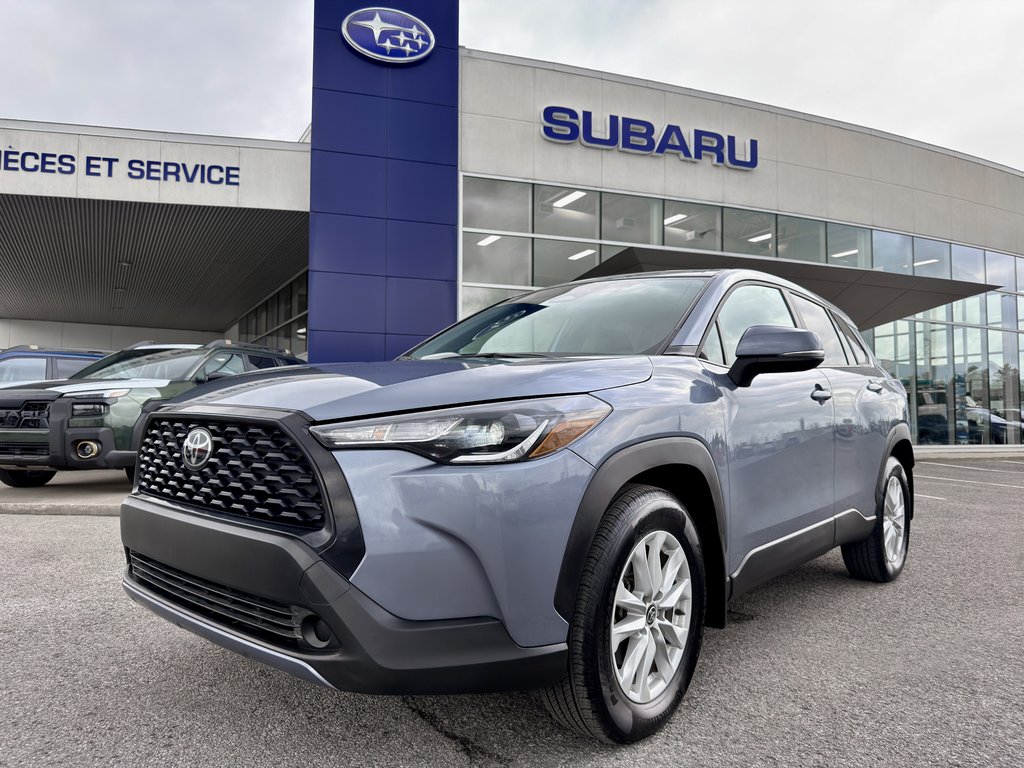 Toyota Corolla Cross LE 2023 à Notre-Dame-des-Prairies, Québec - 3 - w1024h768px