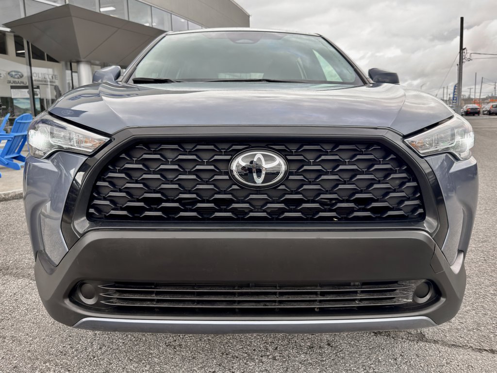 Toyota Corolla Cross LE 2023 à Notre-Dame-des-Prairies, Québec - 5 - w1024h768px