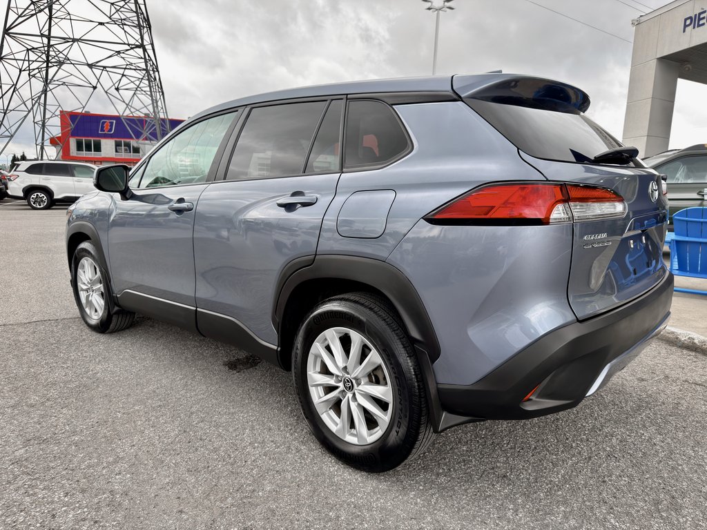 Toyota Corolla Cross LE 2023 à Notre-Dame-des-Prairies, Québec - 8 - w1024h768px
