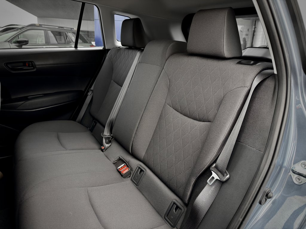 Toyota Corolla Cross LE 2023 à Notre-Dame-des-Prairies, Québec - 16 - w1024h768px