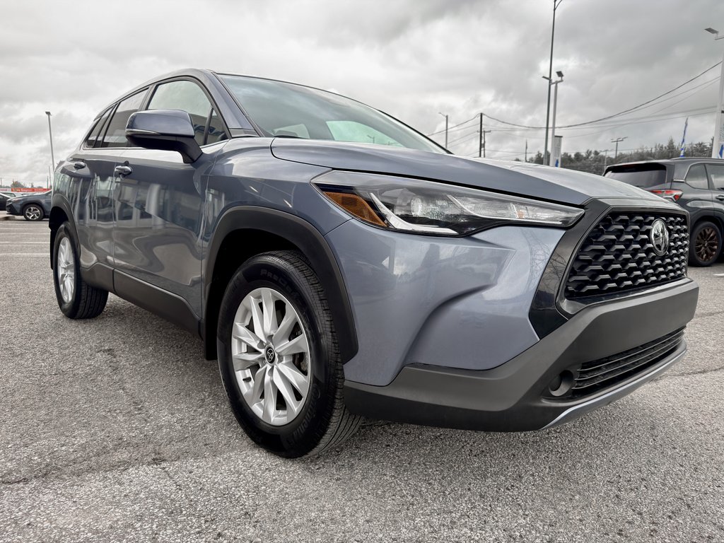 Toyota Corolla Cross LE 2023 à Notre-Dame-des-Prairies, Québec - 6 - w1024h768px
