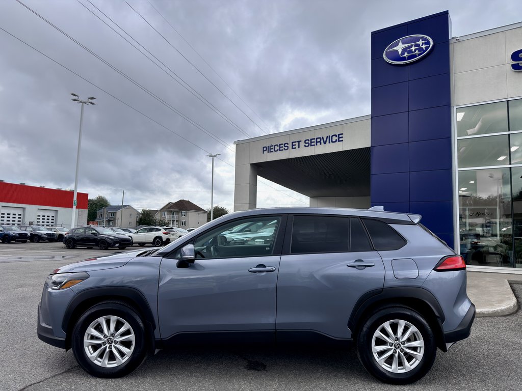 Toyota Corolla Cross LE 2023 à Notre-Dame-des-Prairies, Québec - 7 - w1024h768px