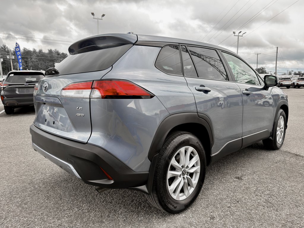 Toyota Corolla Cross LE 2023 à Notre-Dame-des-Prairies, Québec - 11 - w1024h768px