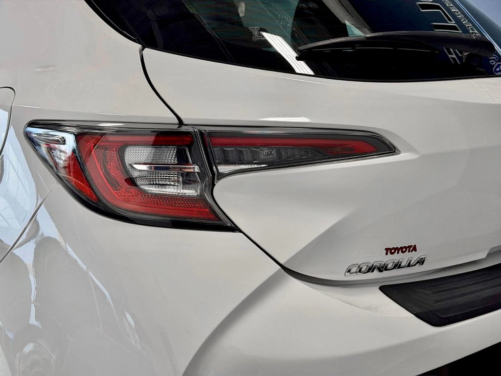 2019 Toyota Corolla Hatchback SE in Notre-Dame-des-Prairies, Quebec - 10 - w1024h768px