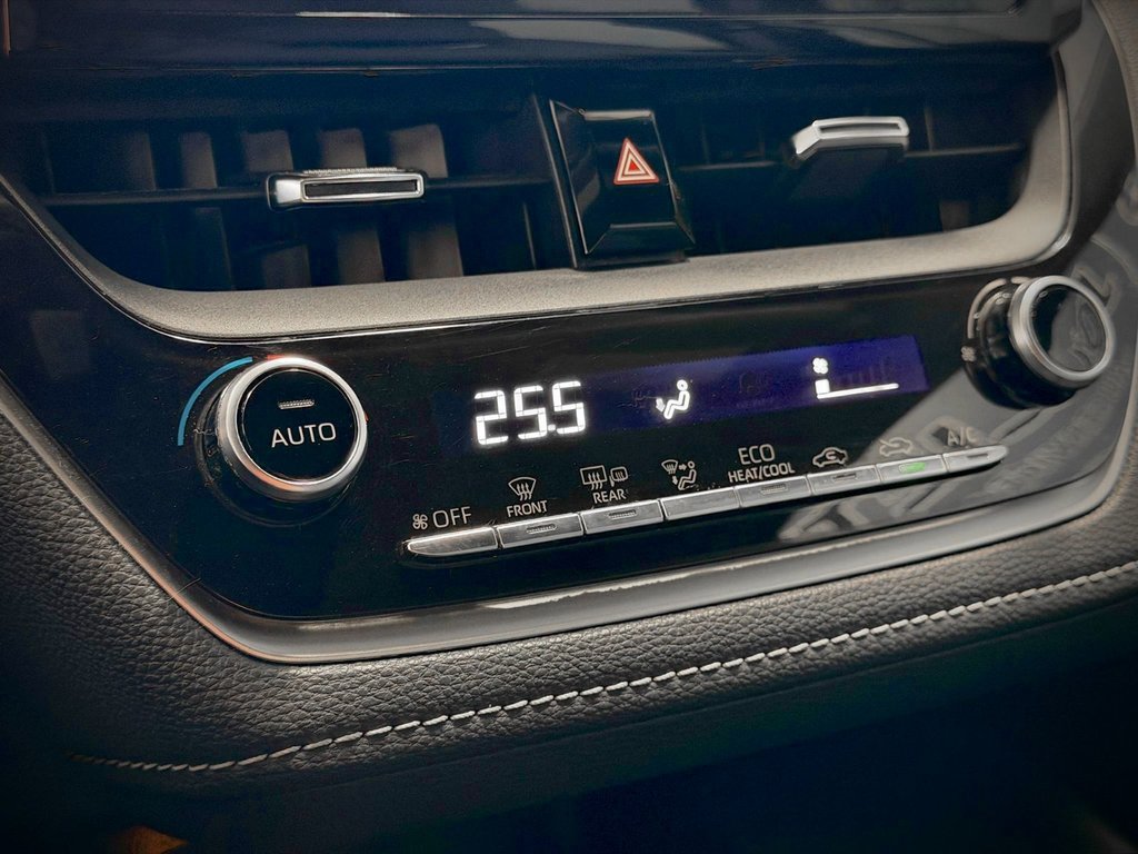 2019 Toyota Corolla Hatchback SE in Notre-Dame-des-Prairies, Quebec - 29 - w1024h768px