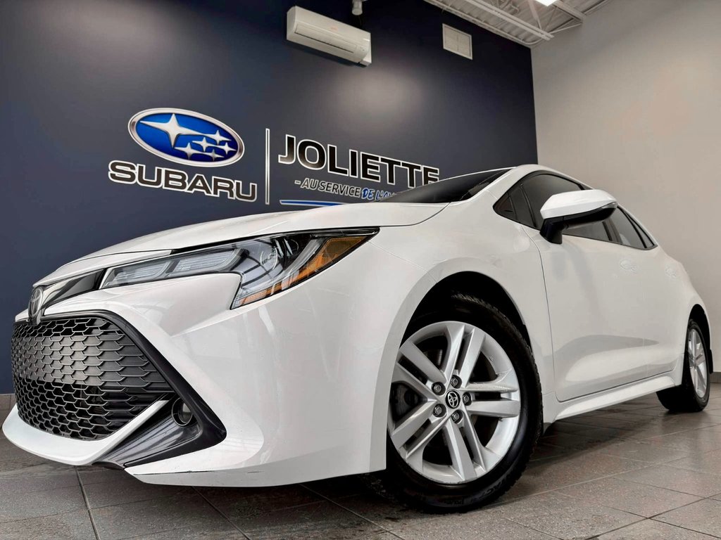 2019 Toyota Corolla Hatchback SE in Notre-Dame-des-Prairies, Quebec - 2 - w1024h768px
