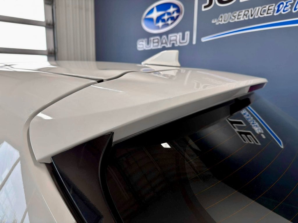 2019 Toyota Corolla Hatchback SE in Notre-Dame-des-Prairies, Quebec - 13 - w1024h768px