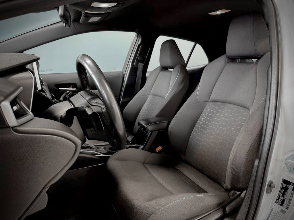 2019 Toyota Corolla Hatchback SE in Notre-Dame-des-Prairies, Quebec - 17 - w1024h768px
