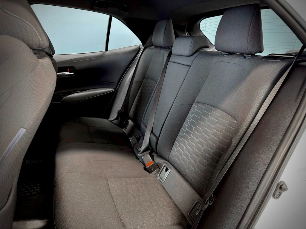 2019 Toyota Corolla Hatchback SE in Notre-Dame-des-Prairies, Quebec - 18 - w1024h768px