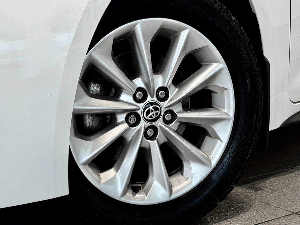 2020 Toyota Corolla SE in Notre-Dame-des-Prairies, Quebec - 14 - w1024h768px