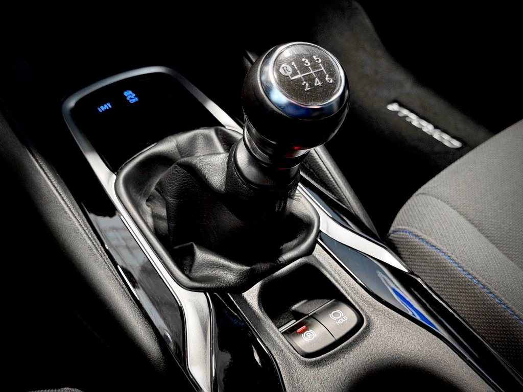 2020 Toyota Corolla SE in Notre-Dame-des-Prairies, Quebec - 28 - w1024h768px