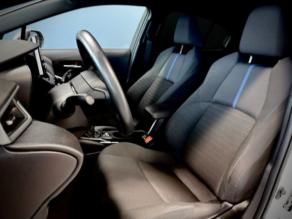 2020 Toyota Corolla SE in Notre-Dame-des-Prairies, Quebec - 16 - w1024h768px