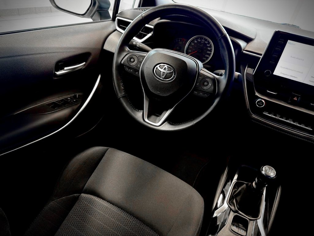 2020 Toyota Corolla SE in Notre-Dame-des-Prairies, Quebec - 18 - w1024h768px