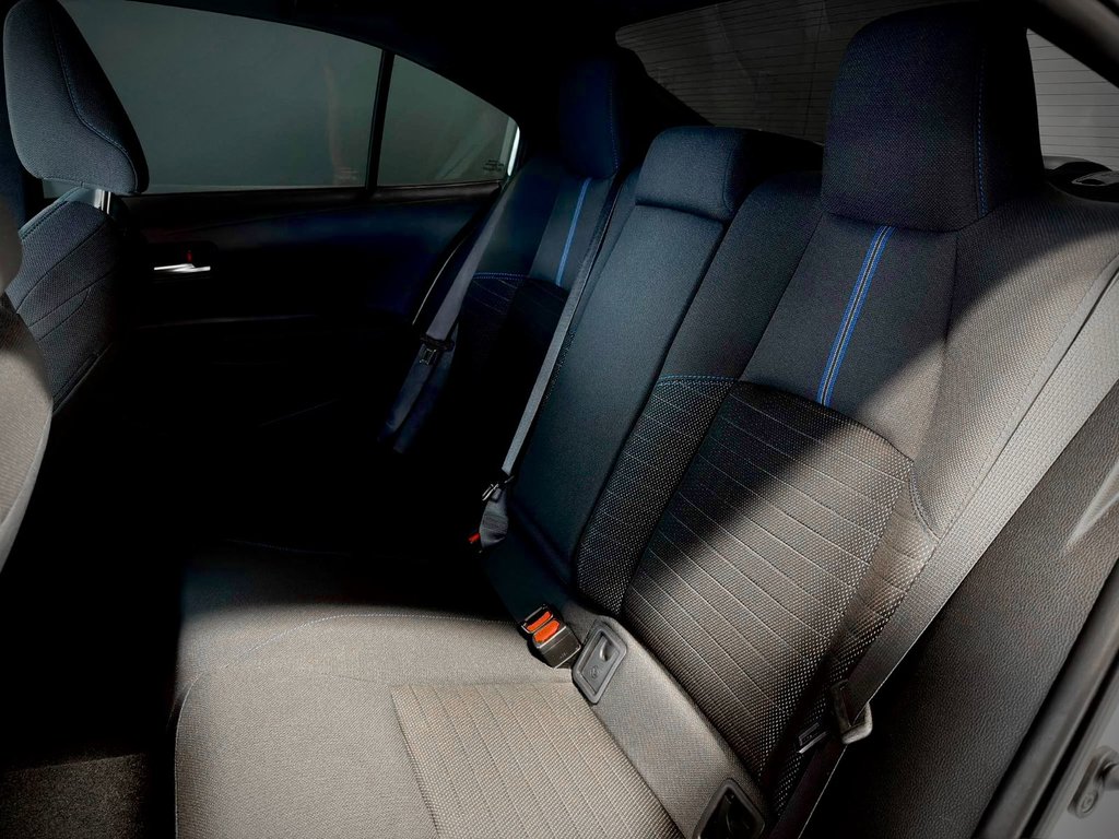 2020 Toyota Corolla SE in Notre-Dame-des-Prairies, Quebec - 17 - w1024h768px