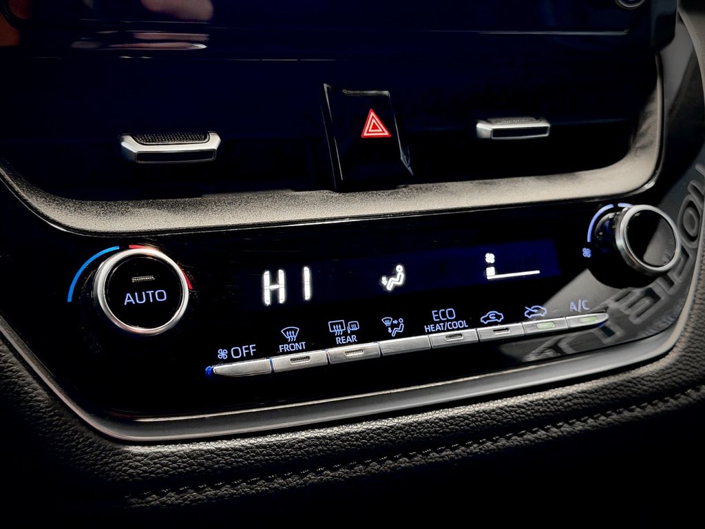 2020 Toyota Corolla SE in Notre-Dame-des-Prairies, Quebec - 27 - w1024h768px