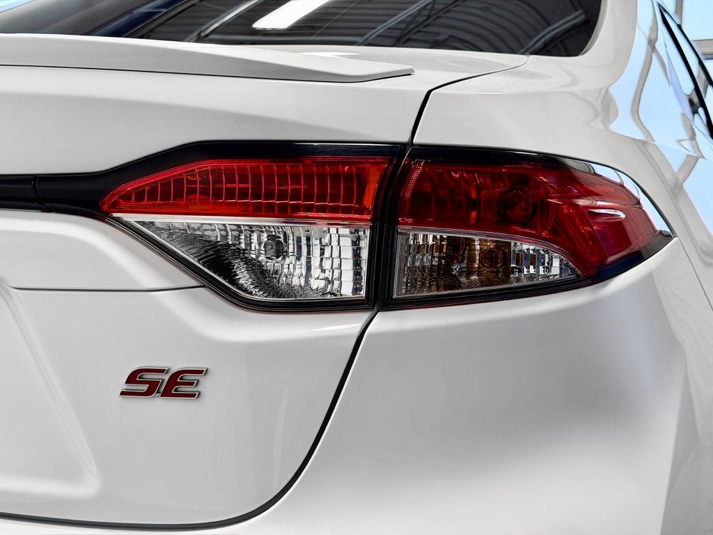 2020 Toyota Corolla SE in Notre-Dame-des-Prairies, Quebec - 13 - w1024h768px