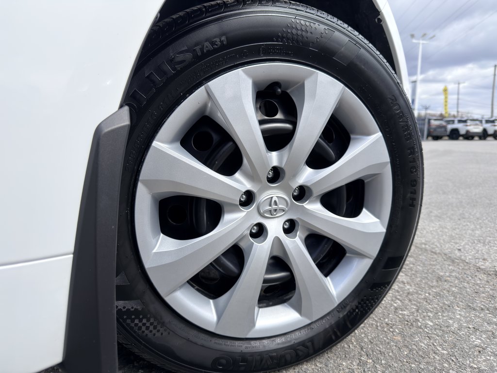 Toyota Corolla LE 2022 à Notre-Dame-des-Prairies, Québec - 14 - w1024h768px