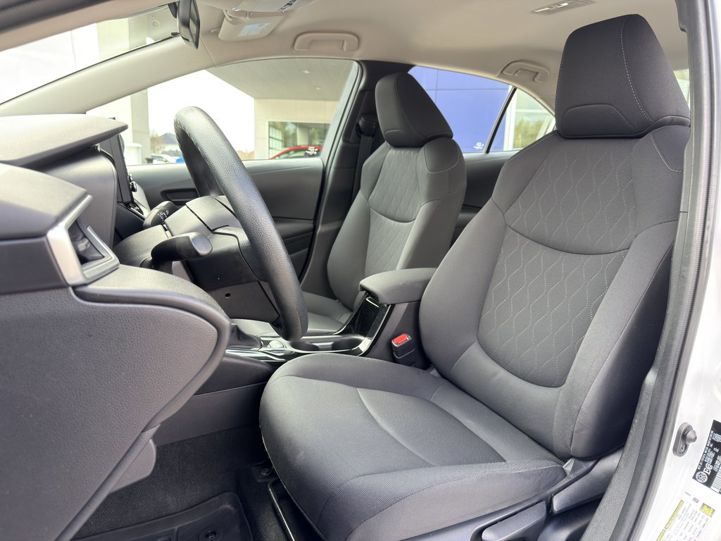 Toyota Corolla LE 2022 à Notre-Dame-des-Prairies, Québec - 17 - w1024h768px