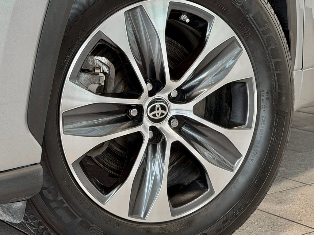 Toyota Highlander XLE 2024 à Notre-Dame-des-Prairies, Québec - 15 - w1024h768px
