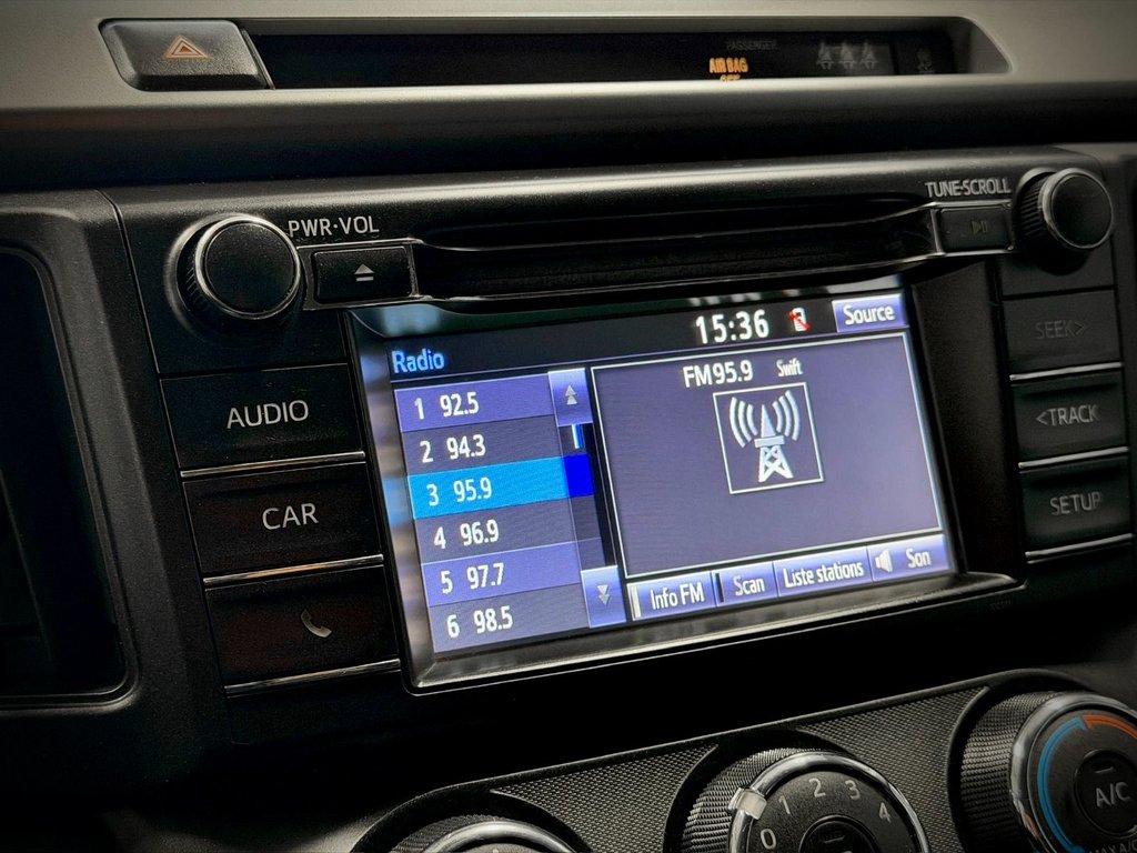 2017 Toyota RAV4 LE in Notre-Dame-des-Prairies, Quebec - 27 - w1024h768px