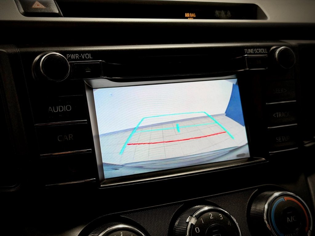 2017 Toyota RAV4 LE in Notre-Dame-des-Prairies, Quebec - 28 - w1024h768px