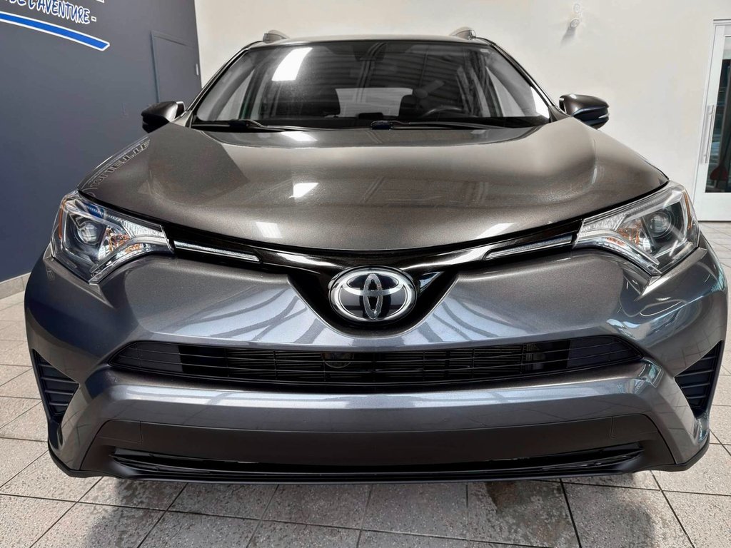 2017 Toyota RAV4 LE in Notre-Dame-des-Prairies, Quebec - 4 - w1024h768px