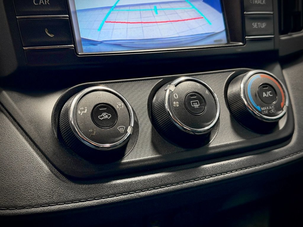 2017 Toyota RAV4 LE in Notre-Dame-des-Prairies, Quebec - 29 - w1024h768px
