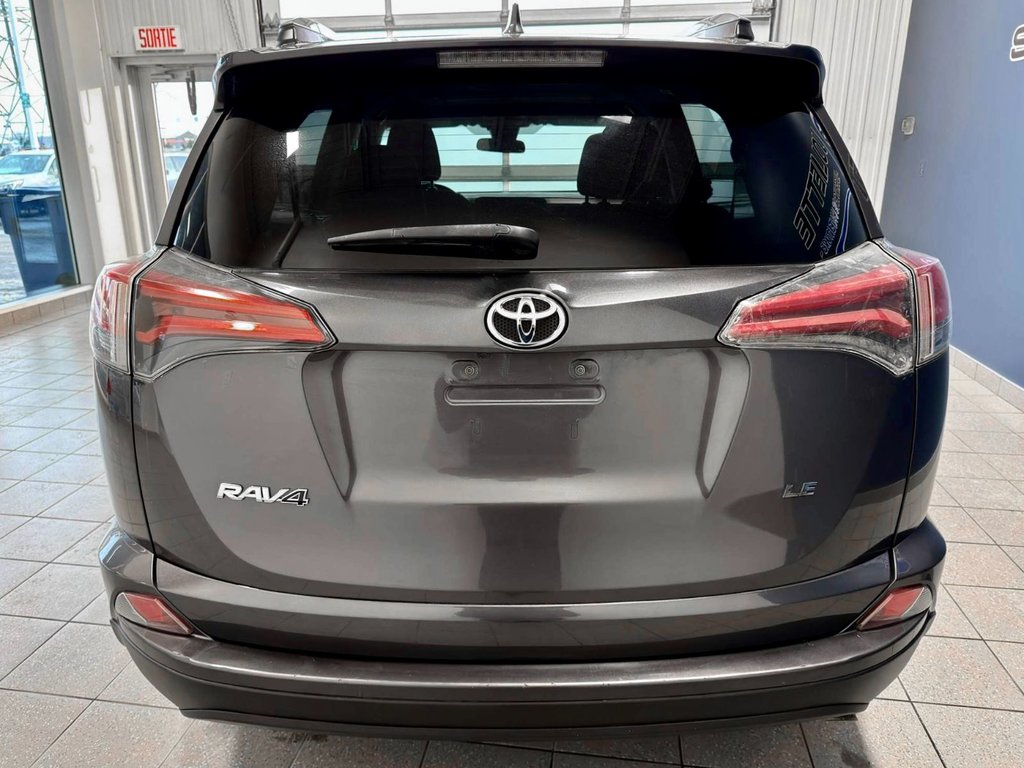 2017 Toyota RAV4 LE in Notre-Dame-des-Prairies, Quebec - 9 - w1024h768px