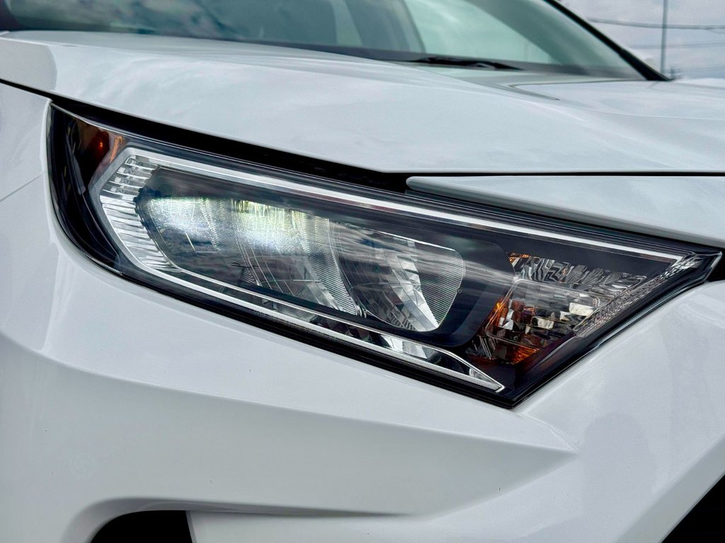 2021 Toyota RAV4 XLE LTD in Notre-Dame-des-Prairies, Quebec - 9 - w1024h768px